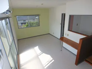 セレニティ川添A棟【306号室】の居間