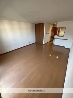 サンフォルトゥーナ宮崎駅東【4階】の内装