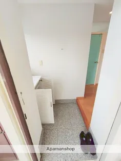 ニューライフ神宮東【203号室】の玄関