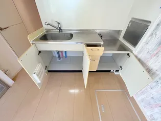 エランビタールNAKANISHI Ⅲ棟【110号室】の内装