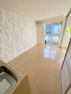 エランビタールNAKANISHI Ⅲ棟【110号室】の居間