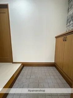 ナチュラルタウンⅠ【2階】の玄関