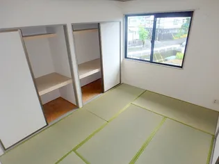 ファミール小春の里 D棟【2階】の内装