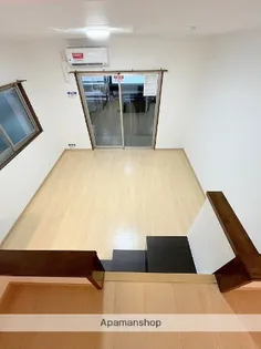 ラファエラ【1階】の内装