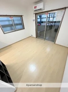 ラファエラ【1階】の内装