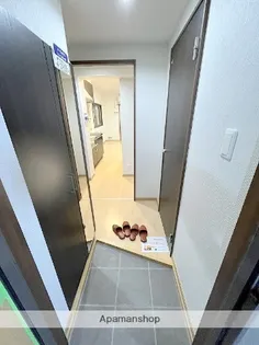 ラファエラ【1階】の玄関