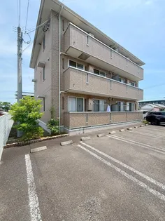 ヴェルドミュールM.I.E B棟【1階】の外観