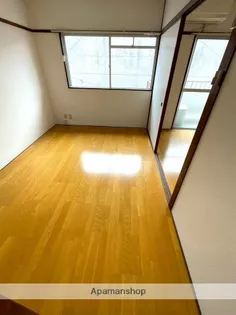 メゾンYD【3階】の居間