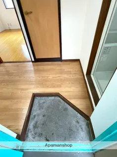 メゾンYD【3階】の玄関