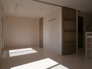 オーキッド マル Ⅱ棟【2階】の居間