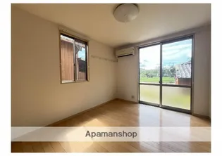 シャーメゾンマリネス【101号室】の居間