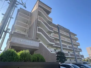 サン・プラシード【3階】の外観