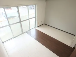 ダイナーズ橘【1階】の内装