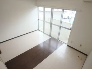 ダイナーズ橘【1階】の内装