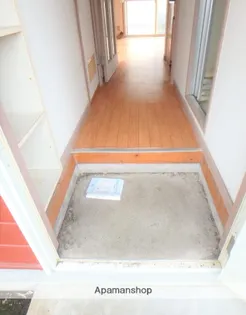 エレガンスメゾンⅣ【1階】の玄関