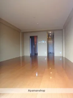 SI清水【302号室】の居間