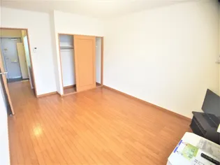 レオパレス浜川田【107号室】の居間