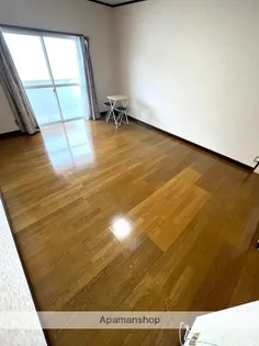 ホワイトメゾン【2階】の内装