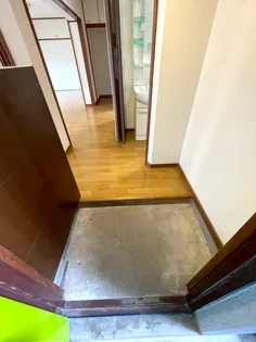 クレシェンテ恒久【101号室】の玄関