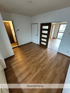 フレール花山手【203号室】の居間