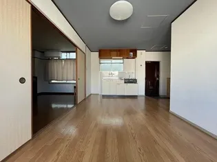 ノムラビル【501号室】の居間