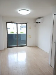 リライフ Ⅰ【103号室】の居間