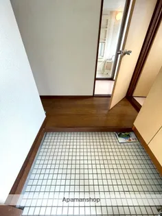 オレンジハウス【202号室】の玄関