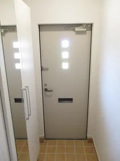 プラシード Ⅰ【2階】の玄関