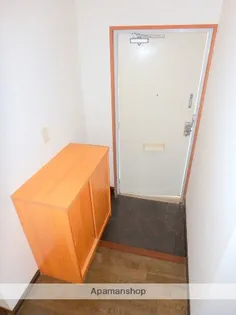 サングリッター清山【102号室】の玄関