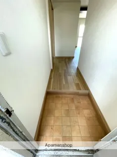 ストークマンション【302号室】の玄関