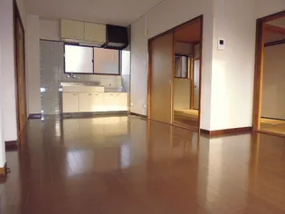 メゾン都原【1階】の居間