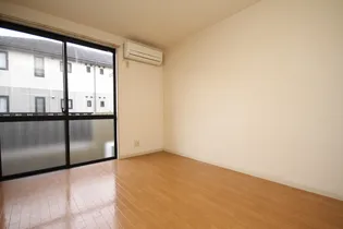 サンパテック【7—102号室】の居間