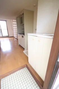 レクセル都城【1-B号室】の玄関