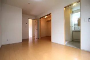 メイ・ピース【1階】の居間