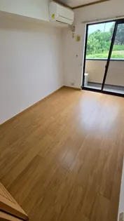 リオ・ラド・パティオ B【1階】の居間