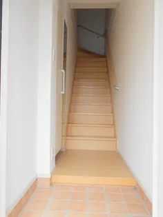 カナロア【2階】の玄関