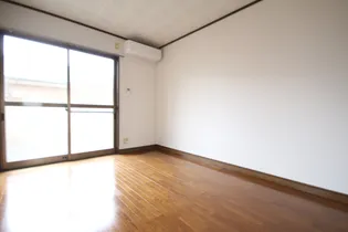 ガーデンR8(旧コーポトミー)【1階】の居間