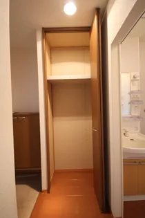 フローラルビレッジ Ⅲ番館【1階】の内装