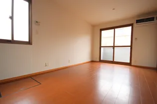 フローラルビレッジ Ⅲ番館【1階】の居間