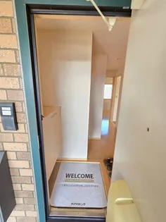 マルクイーン C棟【2階】の玄関