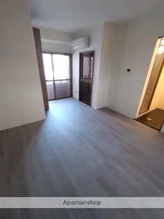 ニューサンシャインビル【302号室】の居間