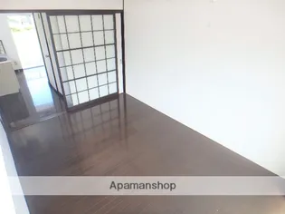 オリーブ【2階】の内装