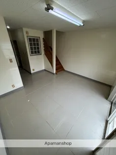 エレガンス小戸【1階】の内装