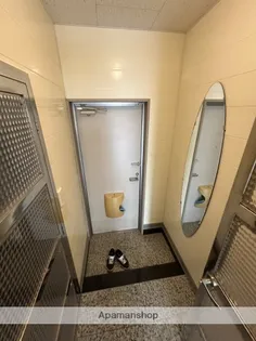 エレガンス小戸【1階】の玄関