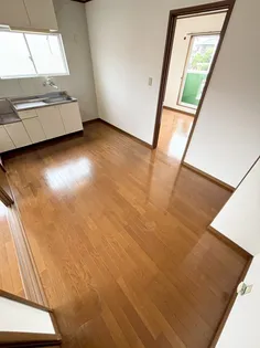 ピュアコート【101号室】の居間