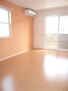 カーサ・アルバ A【1階】の居間