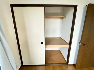 オーシャンヒル【B102号室】の内装