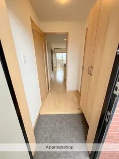 アリュールⅡ【3階】の玄関