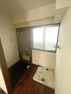 日高ビル【202号室】の玄関