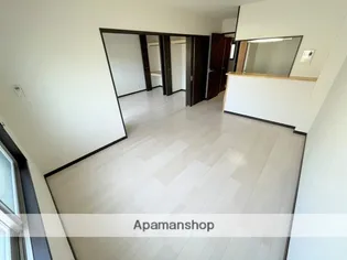 パークサイド城ヶ崎【3階】の居間